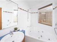 Hotel Room Bathroom - Mantra Hervey Bay